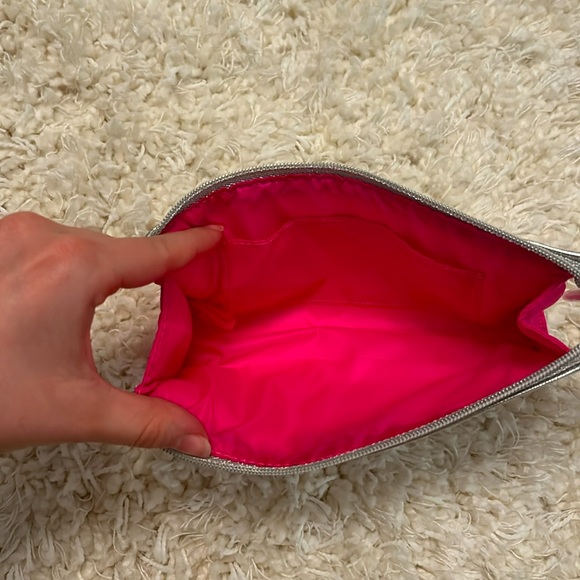 Clinique Makeup Pouch - Picture 3 of 4